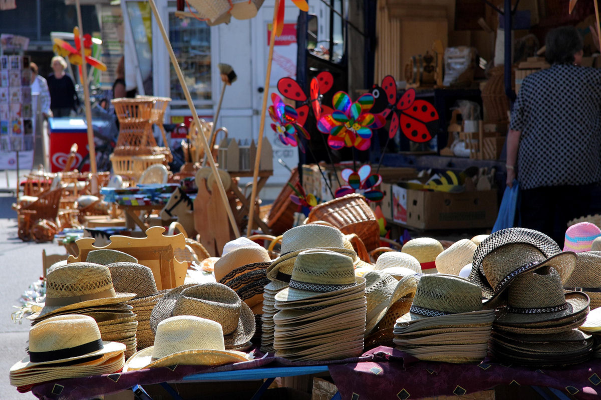 85mm 1/400sec f5.6 -2/3 stop (ISO 100)