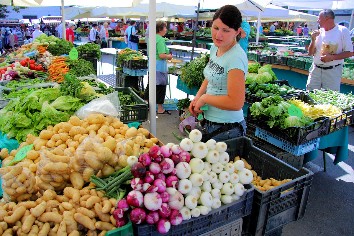 17mm 1/500sec f4 -2/3 stop (ISO 100)