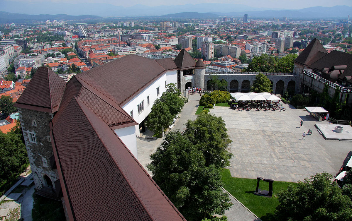 17mm 1/250sec f11 -2/3 stop (ISO 100)