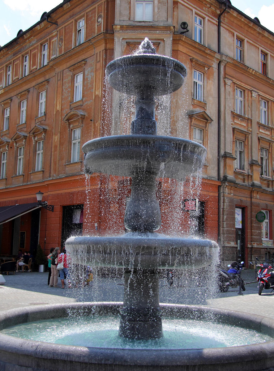 26mm 1/800sec f4.5 -2/3 stop (ISO 100)