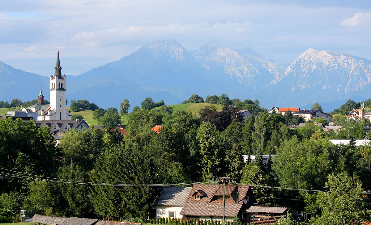 70mm 1/200sec f8 +1/3 stop (ISO 100)