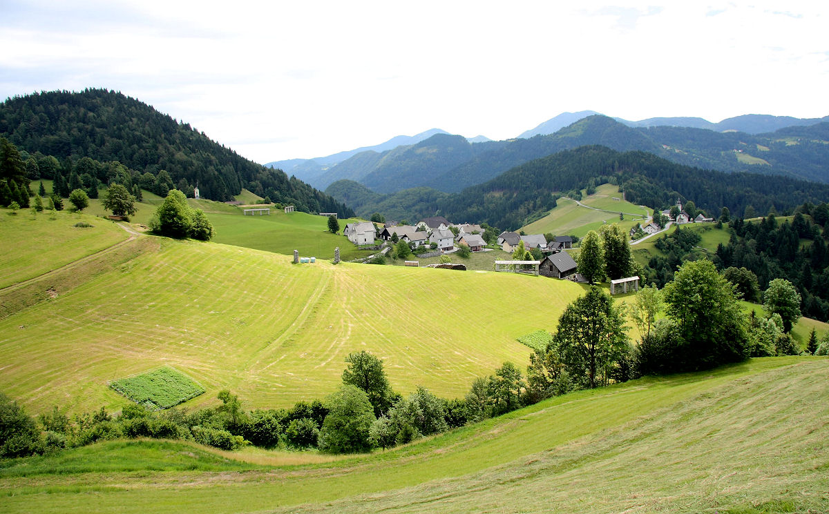 17mm 1/160sec f9  (ISO 100)