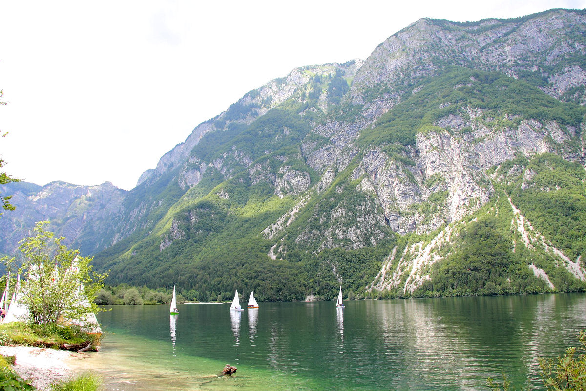 17mm 1/125sec f8 -1/3 stop (ISO 100)