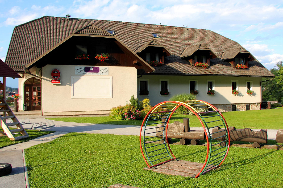 17mm 1/125sec f8 -1/3 stop (ISO 100)