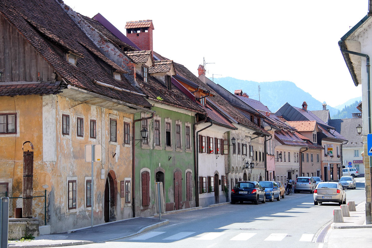 50mm 1/100sec f8 -1/3 stop (ISO 100)