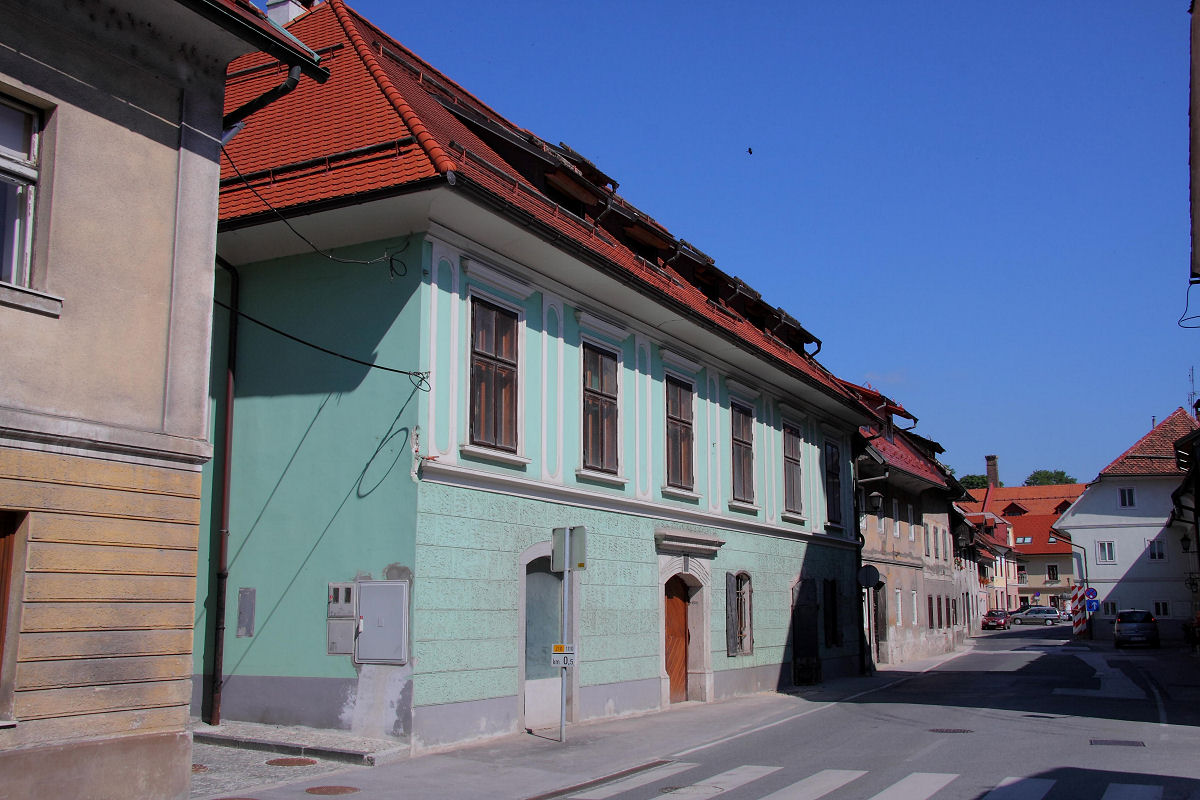 24mm 1/250sec f11 -1/3 stop (ISO 100)