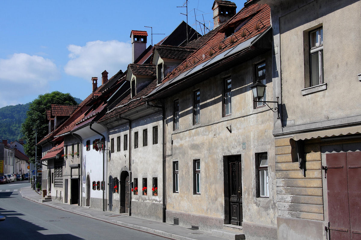 38mm 1/250sec f11 -1/3 stop (ISO 100)